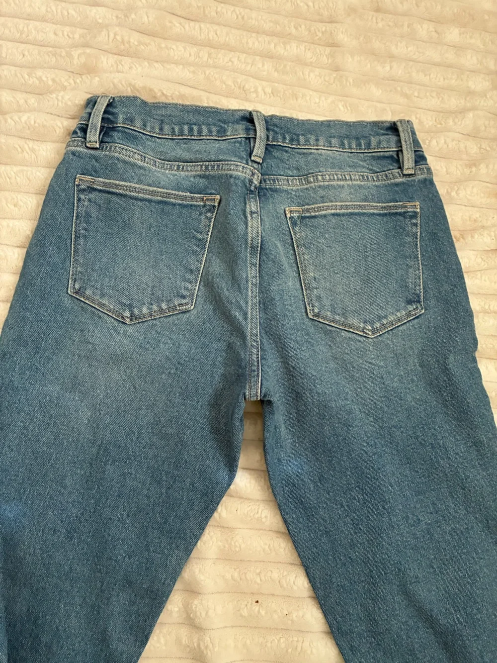Frame Le High Straight Jeans